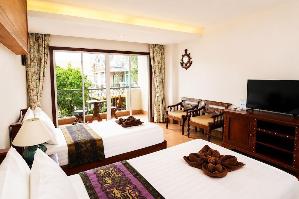 Harmony Inn Room Type - Deluxe Triple Room
