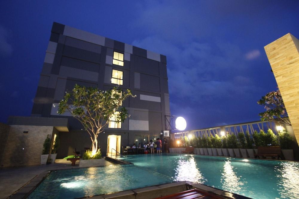 Memo Suite Pattaya - Tap to explore photos