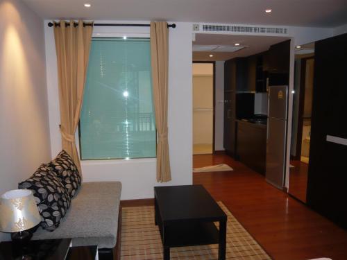 Jomtien Beach Penthouses - Tap to explore photos