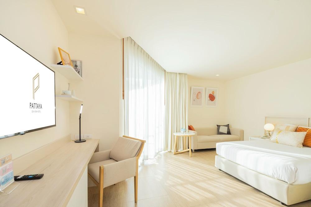 Pattaya Sea View Hotel Room Type - Deluxe Twin Room with Ocean View Pattaya Sea View Hotel Room Type - Deluxe Twin Room with Ocean View