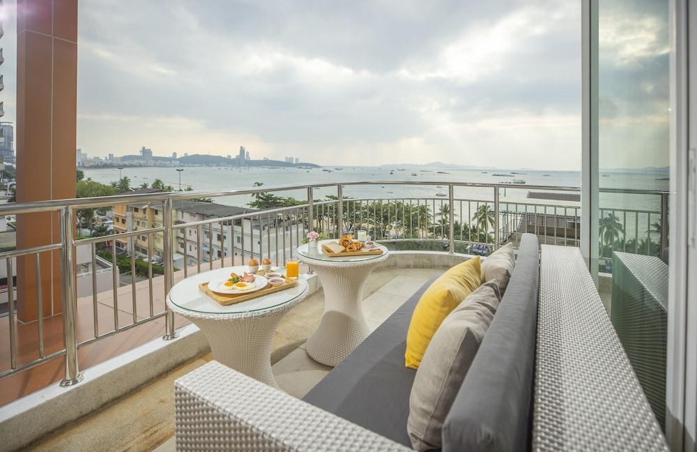 Pattaya Sea View Hotel Room Type - One-Bedroom Suite Ocean View Double