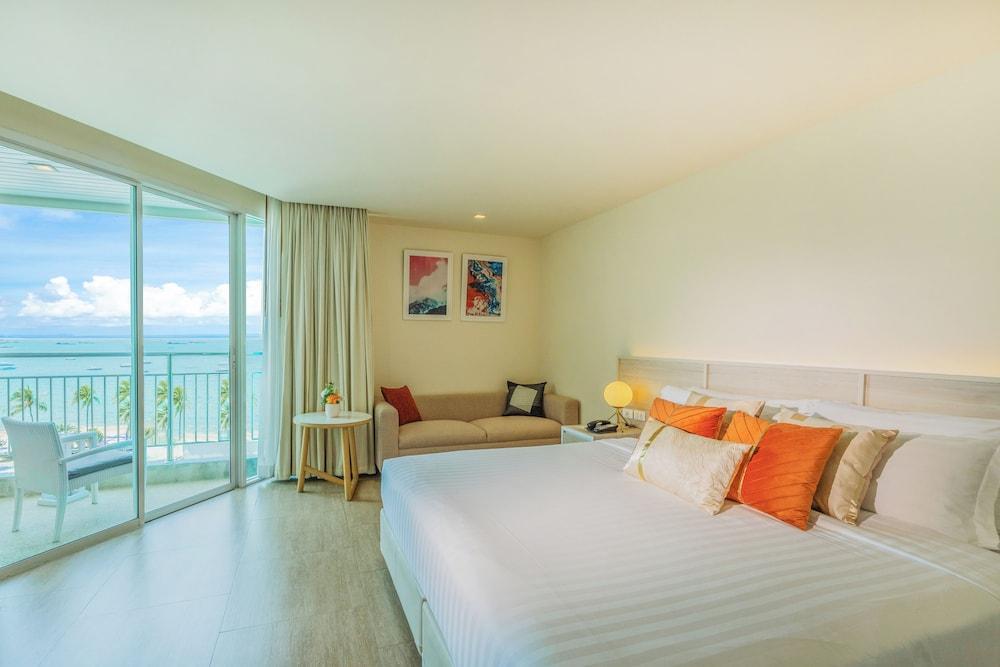 Pattaya Sea View Hotel Room Type - Deluxe Double Room with Ocean View