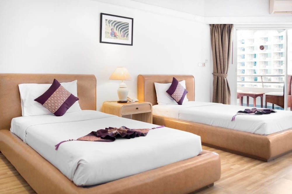 Markland Seaside Pattaya Room Type - Deluxe Sea View Room (Twin Bed)