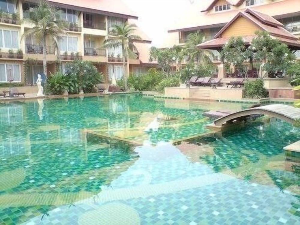 Villa Thongbura - Tap to explore photos