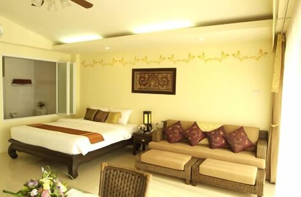 Villa Thongbura Room Type - 2nd Floor Twin Studio