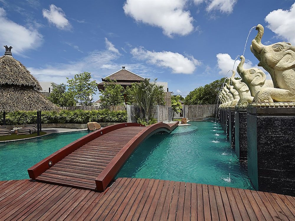 Villa Villa Pattaya - Tap to explore photos