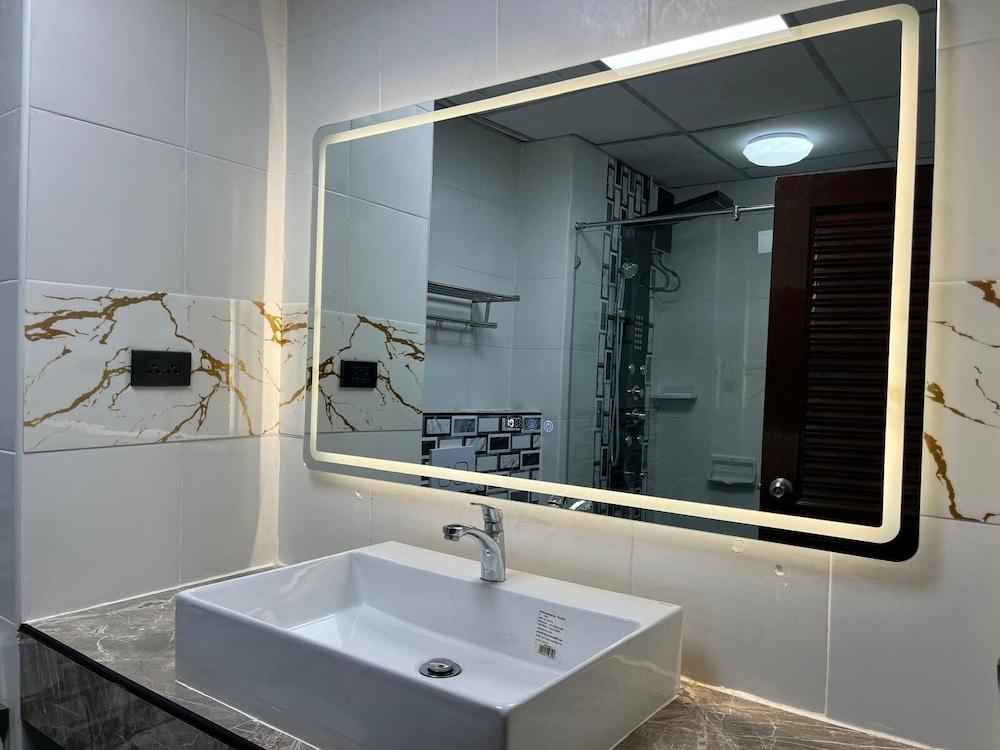 Vtsix Condo Service at View Talay Condo - Tap to explore photos