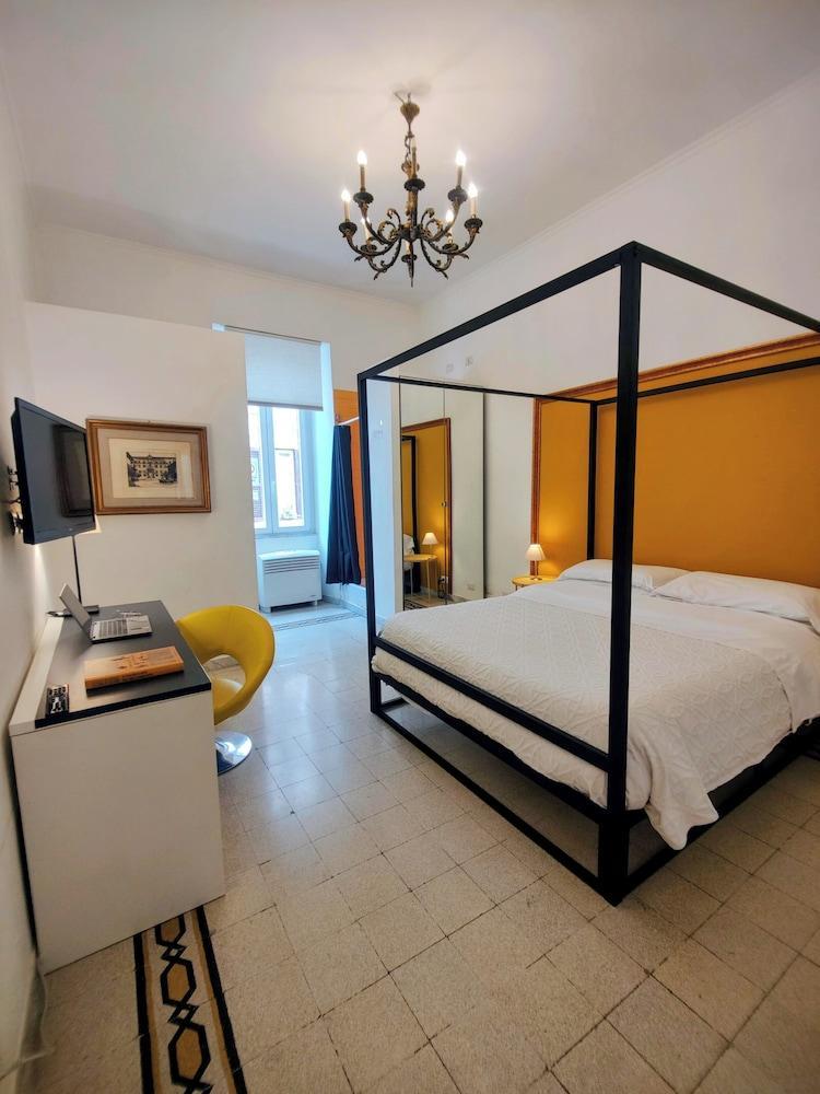 A Casa Boschi Guest House Room Type - Deluxe Double Room, 1 Queen Bed, Ensuite