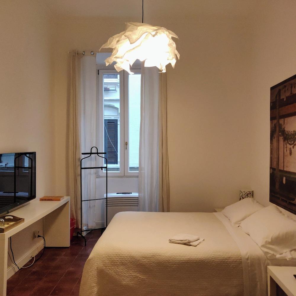A Casa Boschi Guest House Room Type - Basic Double Room, 1 Queen Bed, Ensuite A Casa Boschi Guest House Room Type - Basic Double Room, 1 Queen Bed, Ensuite