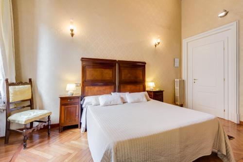 Affreschi Su Roma Luxury B&B - Tap to explore photos