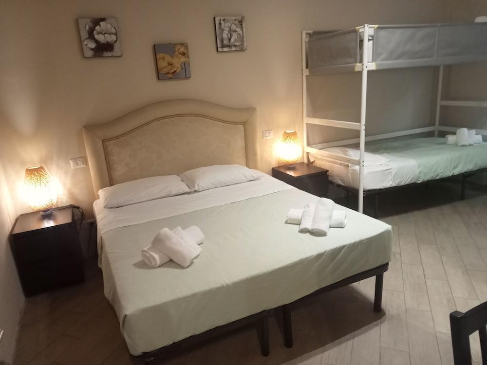 Vatican Leone IV Room Type - Quadrupla (Viale Giulio Cesare 128)