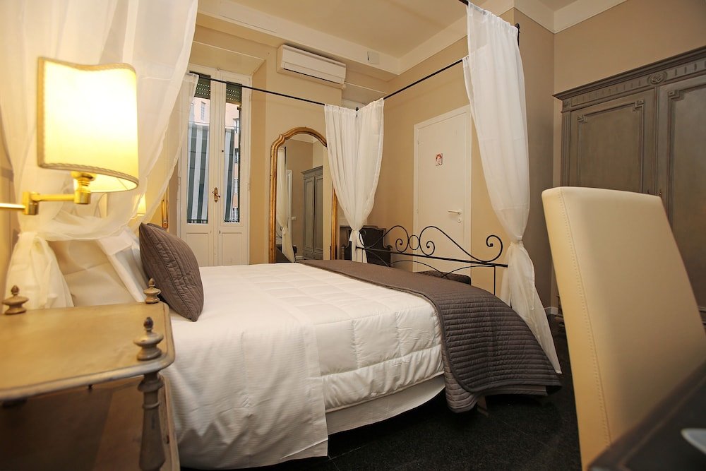 Amica Rome Guest House - Tap to explore photos