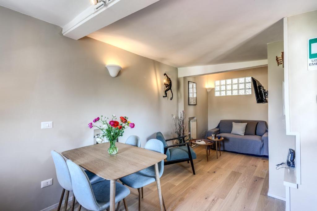 RR Apartments San Giovanni - Tap to explore photos