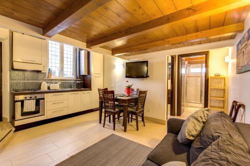Aurelia Vatican Apartments - Tap to explore photos