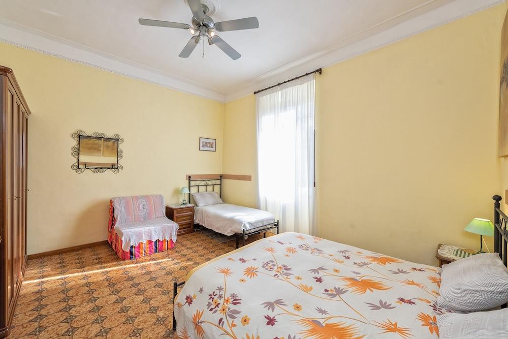 A Vinicius et Mita Room Type - Triple Room