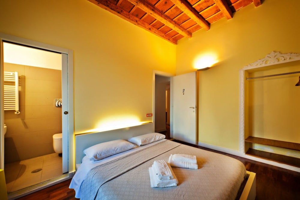 B&B SubUrbe Roma - Tap to explore photos