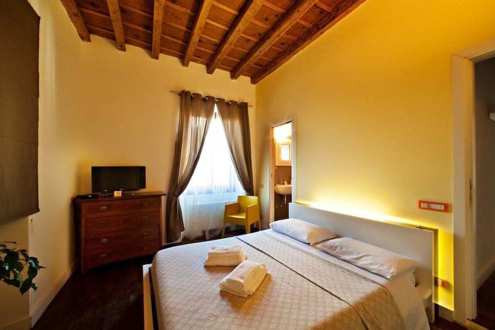 B&B SubUrbe Roma - Tap to explore photos