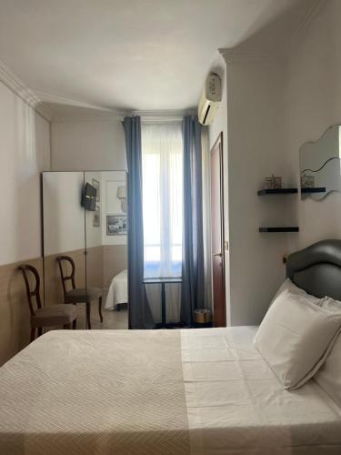Città Eterna Bed & Breakfast - Tap to explore photos
