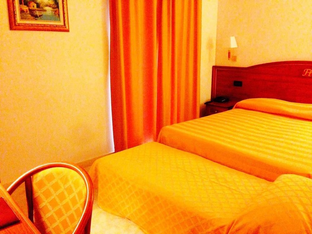 Fashion Hotel Room Type - Classic Triple Room, 1 Bedroom
