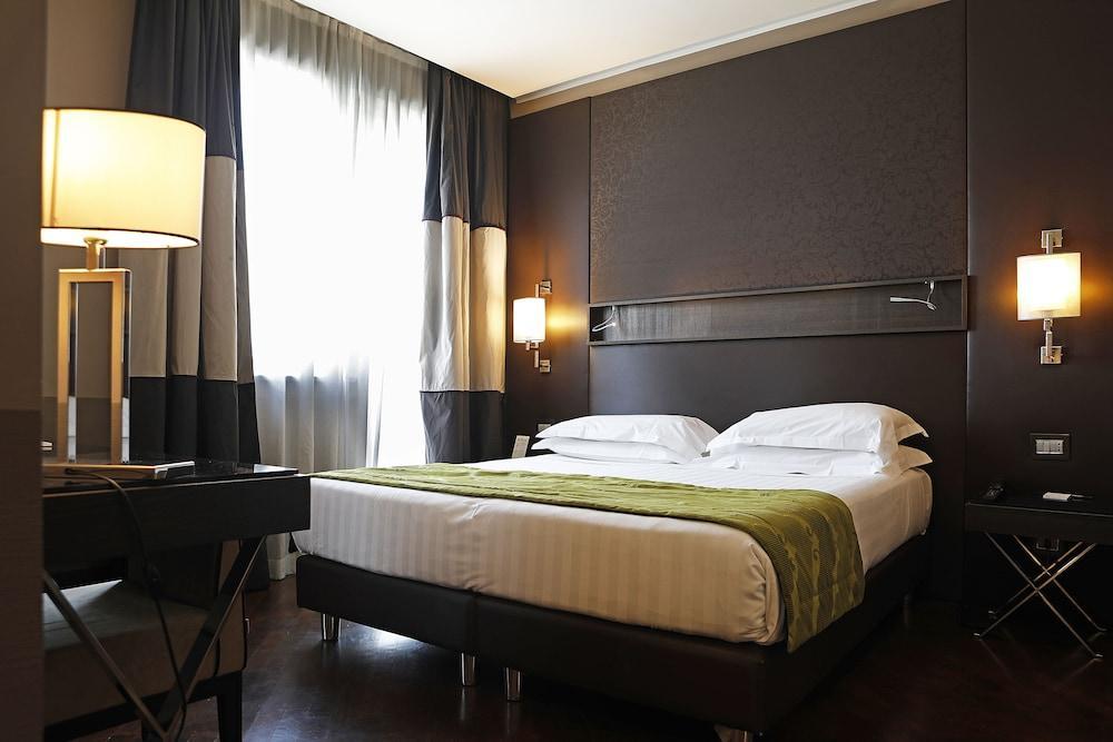 Rome Times Hotel - Tap to explore photos