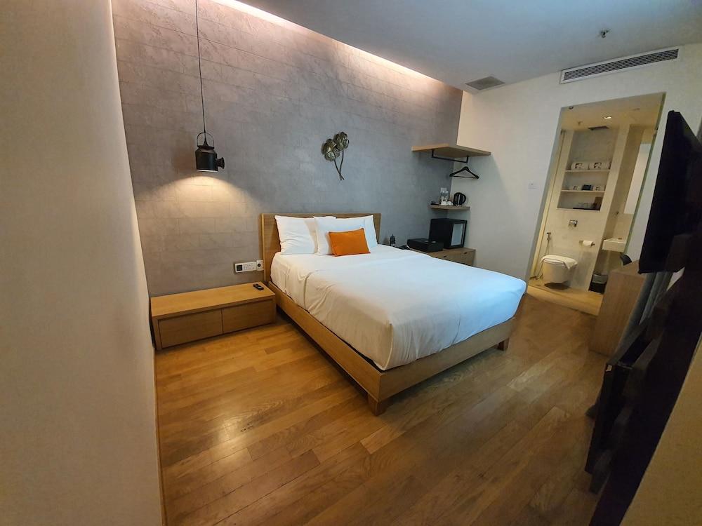 Hotel Clover 769 North Bridge Road Room Type - Executive Room, 1 King Bed