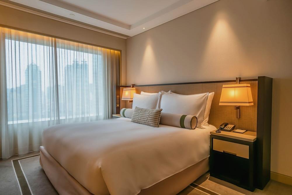 IFC Residence Room Type - Deluxe Suite, 2 Bedrooms IFC Residence Room Type - Deluxe Suite, 2 Bedrooms