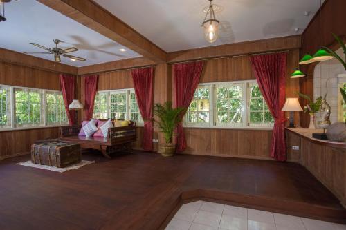 Baan Khun Nang Colonial Residence - Tap to explore photos