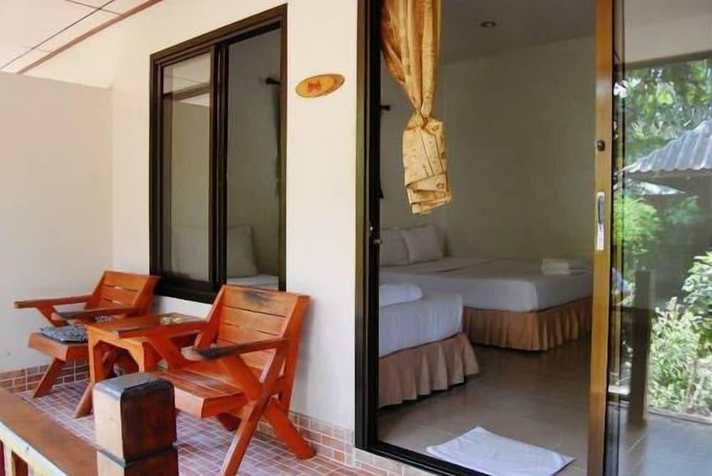 Magic Resort Room Type - Deluxe Bungalow (Air Conditioning)