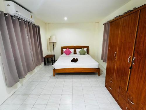 Penzy Guesthouse - Tap to explore photos