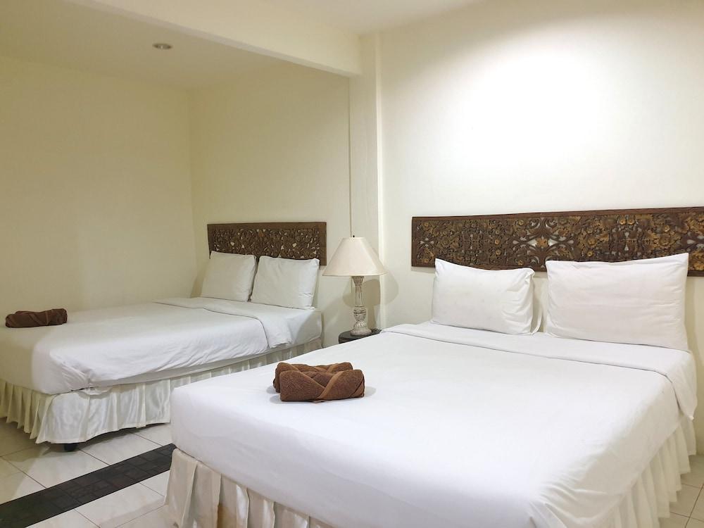 Penzy Guesthouse - Tap to explore photos
