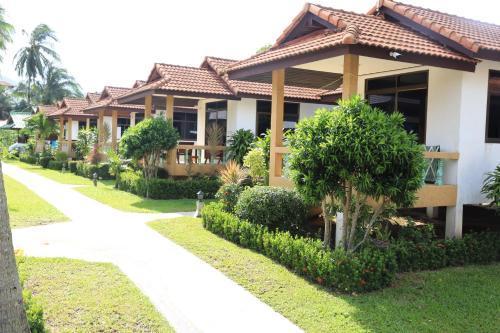 Shangrilah Bungalow Room Type - Deluxe Room (3 Adults) with Living Room 
