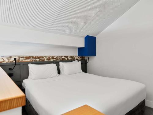 Hotel Woolstore 1888, Sydney - Handwritten Collection Room Type - Loft Suite with One King Bed Hotel Woolstore 1888, Sydney - Handwritten Collection Room Type - Loft Suite with One King Bed