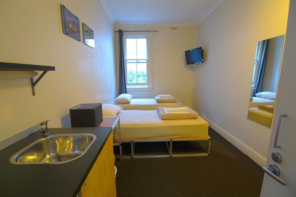 Cambridge Lodge - Hostel Room Type - Twin Room
