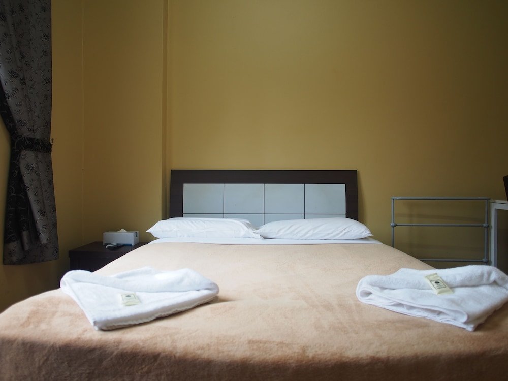 Central Private Hotel Room Type - Standard Double Ensuite Room