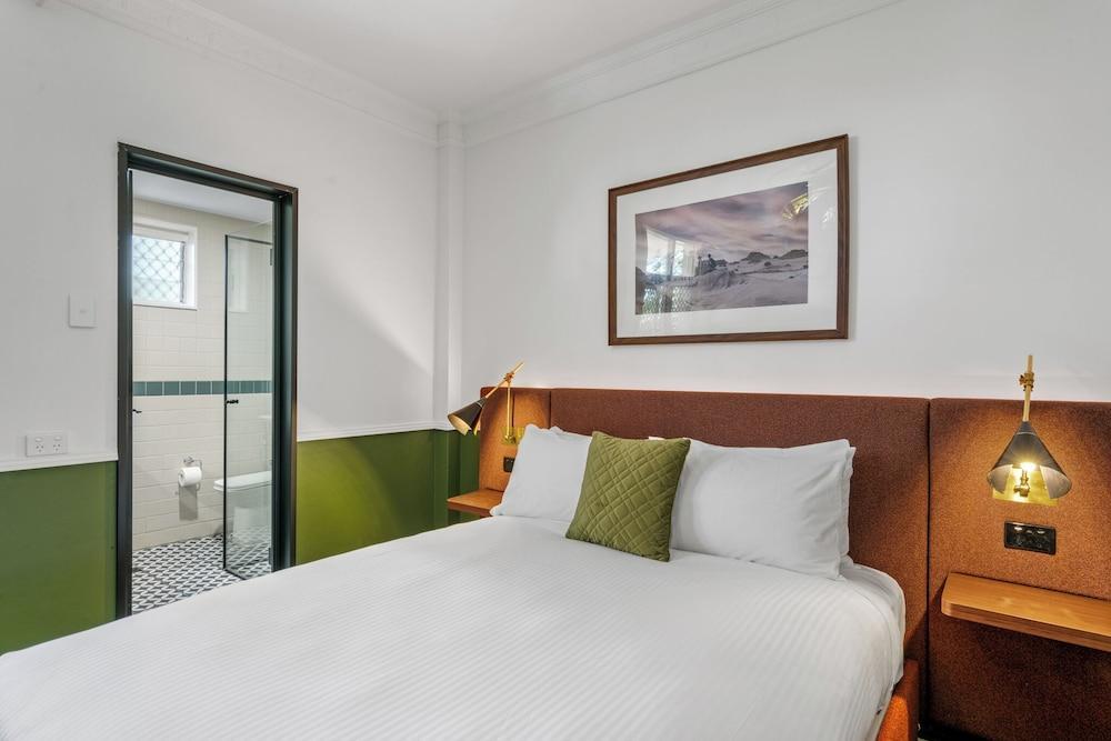 Silkari The Charrington At Chatswood Room Type - Deluxe Room, 1 Queen Bed, Balcony