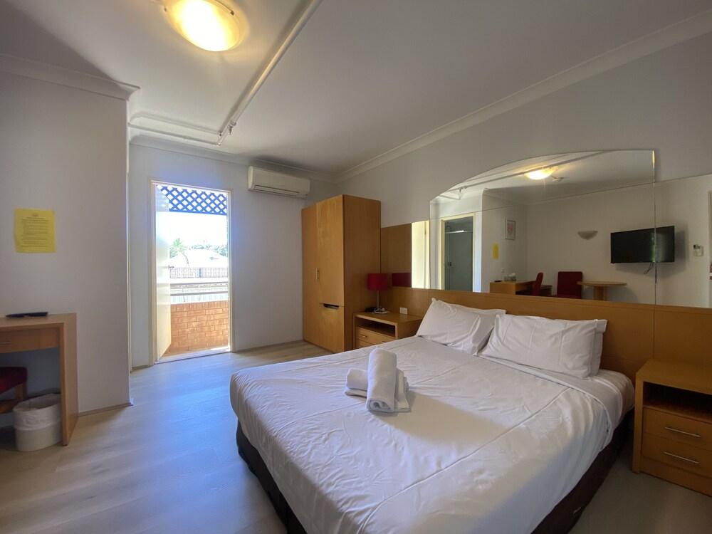 Garden Lodge Sydney Room Type - Deluxe Double Room, 1 Bedroom