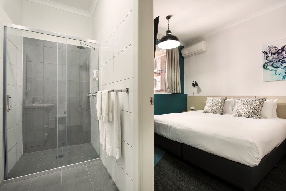 Greenacre Hotel Room Type - Queen Studio - Private Bathroom Greenacre Hotel Room Type - Queen Studio - Private Bathroom