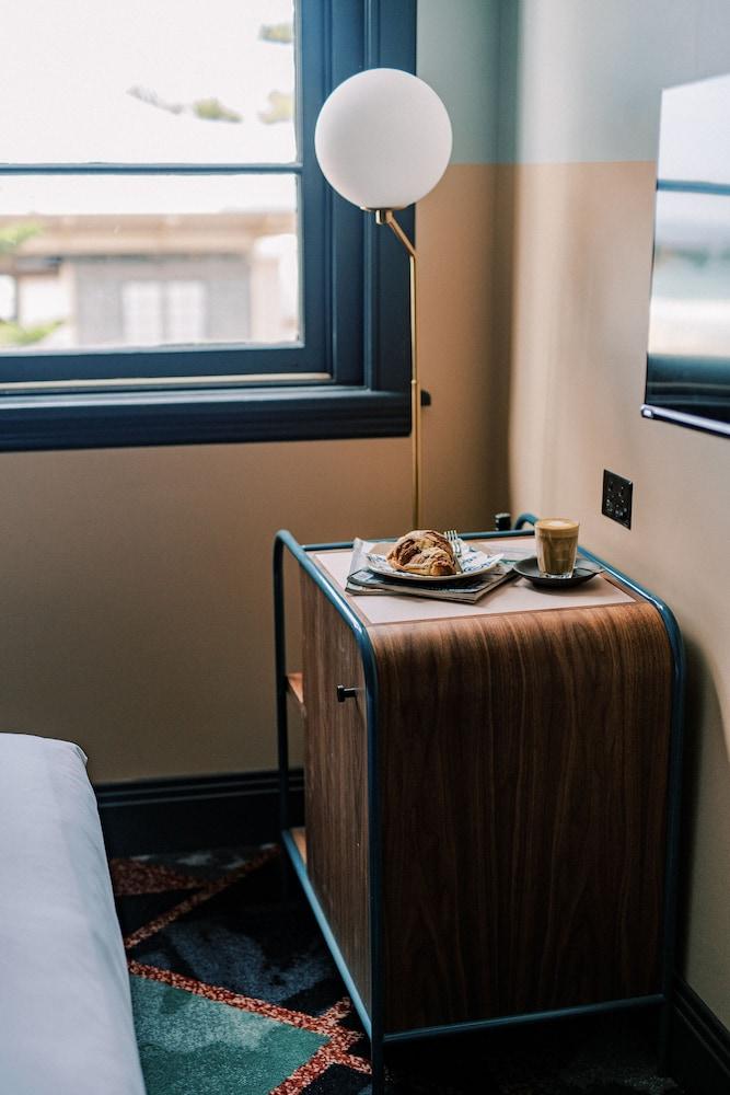 Stay at Hotel Steyne Room Type - Standard Room, 1 Queen Bed