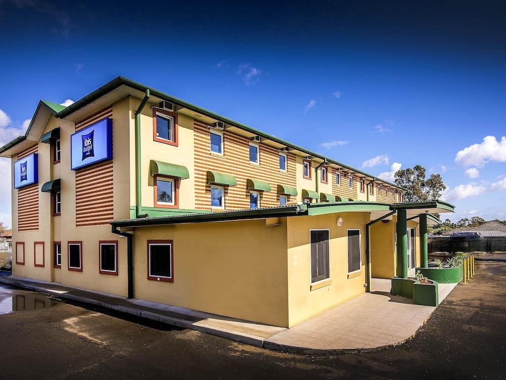 ibis budget Casula Liverpool - Tap to explore photos