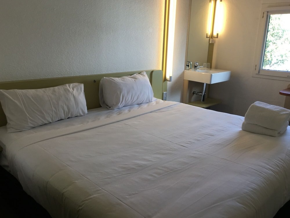 Ibis Budget St Peters Room Type - Standard Room with King Bed Ibis Budget St Peters Room Type - Standard Room with King Bed