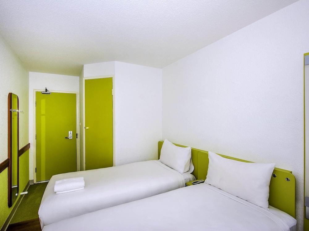 Ibis Budget St Peters Room Type - Standard Room, 2 Twin Beds