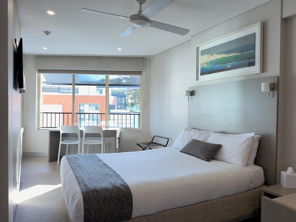 Manly Paradise Motel & Apartments Room Type - Standard Room, 1 Queen Bed, Sea View Manly Paradise Motel & Apartments Room Type - Standard Room, 1 Queen Bed, Sea View