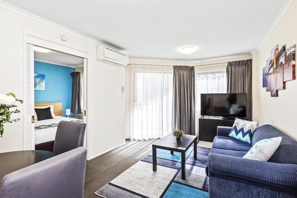 Metro Apartments on King Street - Tap to explore photos