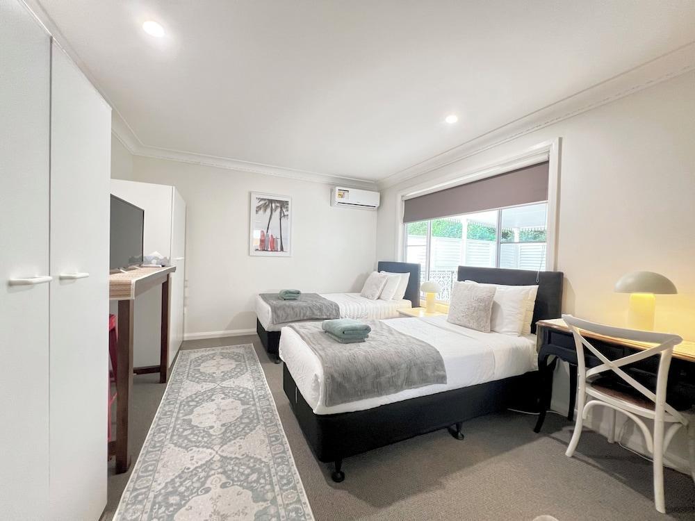 North Ryde Guest House Room Type - Deluxe Twin Room, Shared Bathroom