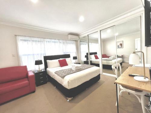 North Ryde Guest House Room Type - Superior Queen Room with Shared Bathroom