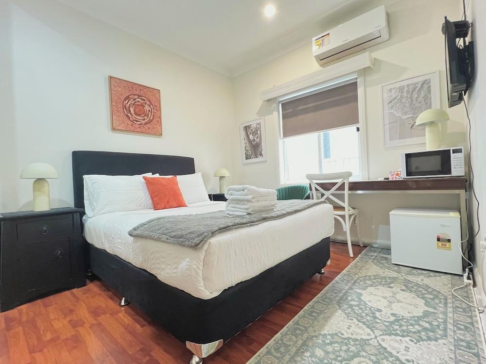 North Ryde Guest House Room Type - Standard Double Room, Shared Bathroom