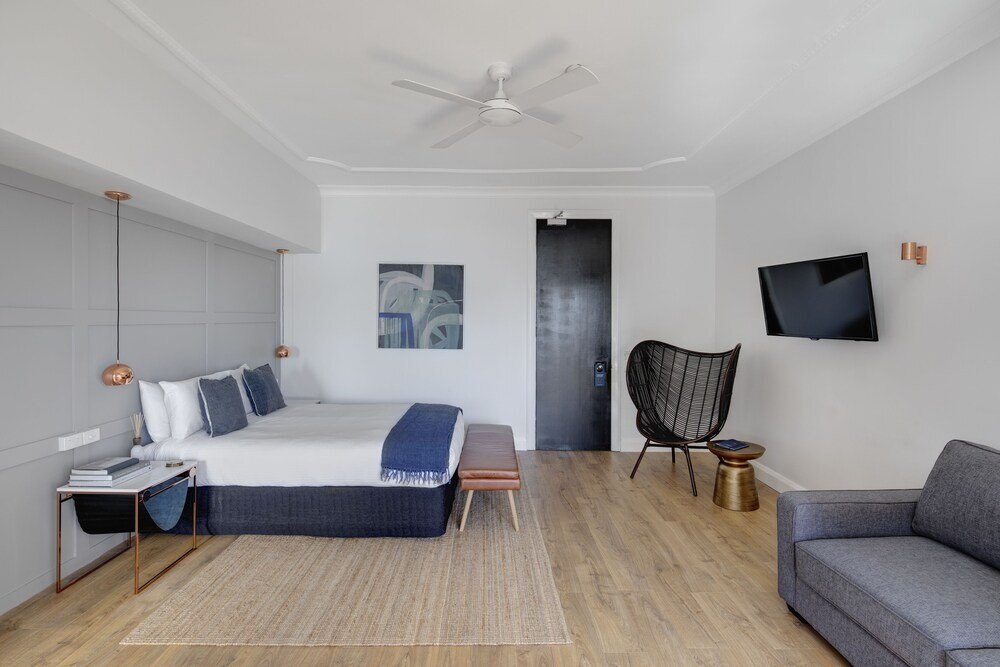 Regents Court Sydney Room Type - Superior Studio, 1 Queen Bed with Sofa bed