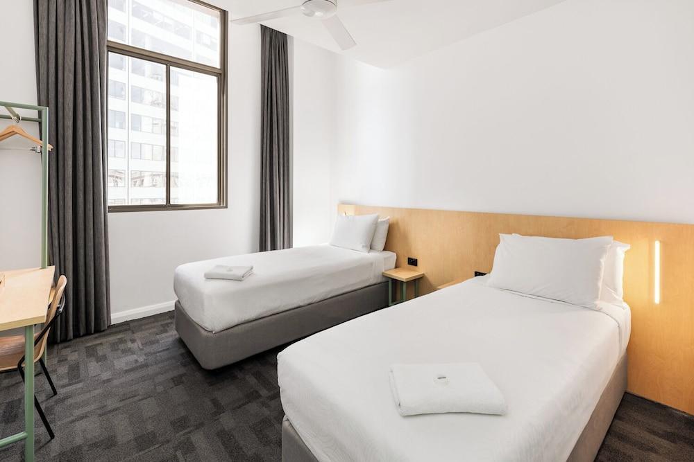 YHA Sydney Central Room Type - Twin Room with Ensuite