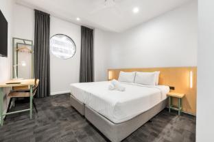 YHA Sydney Central Room Type - King Room with En-Suite