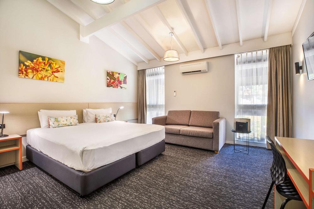 Nightcap at the Ranch Hotel Room Type - Studio King
